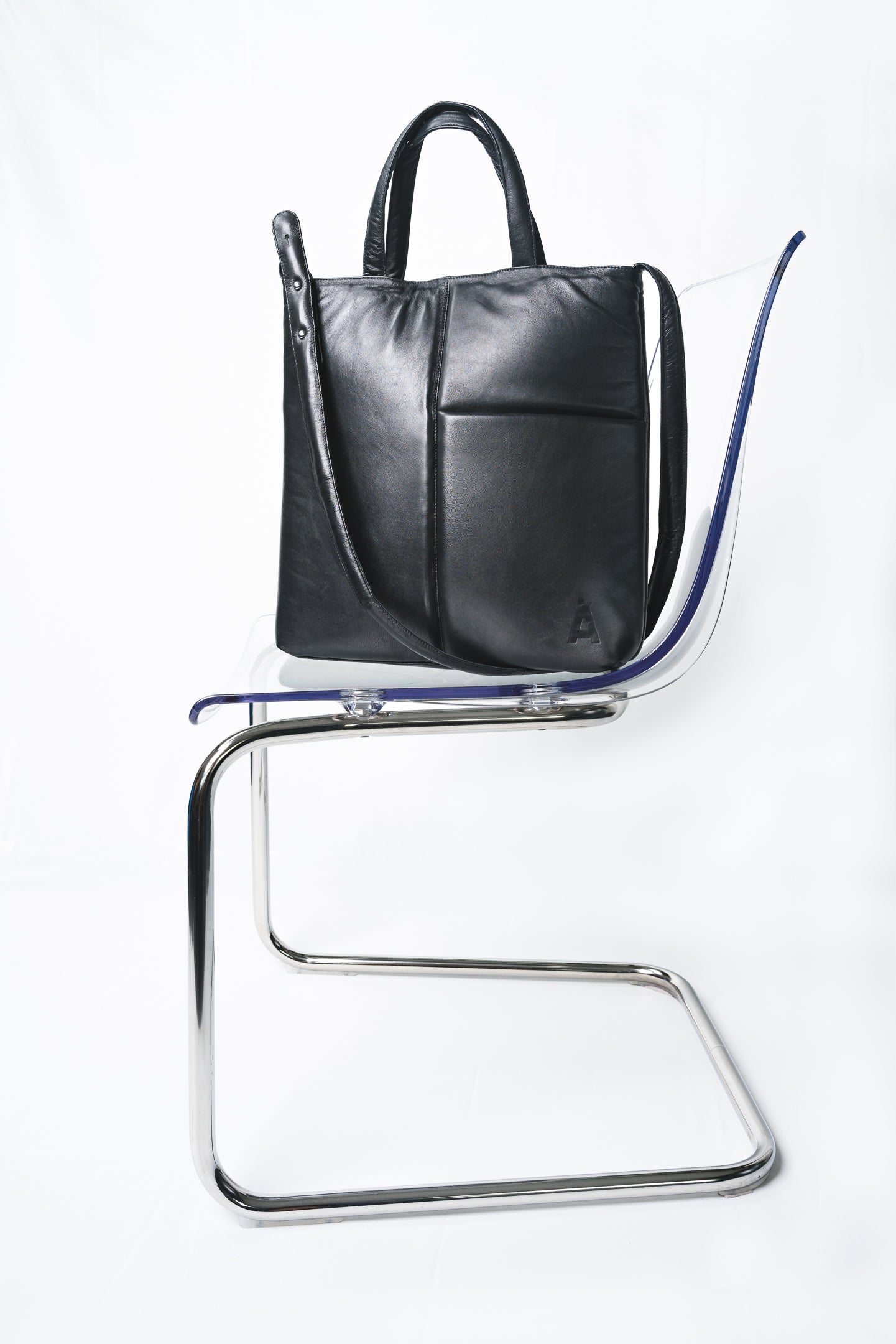 Biggie Black - Gepolsterte Ledertasche