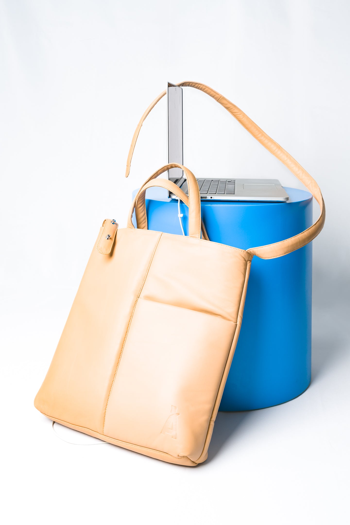 Biggie Cream - Padded Leather Shopper